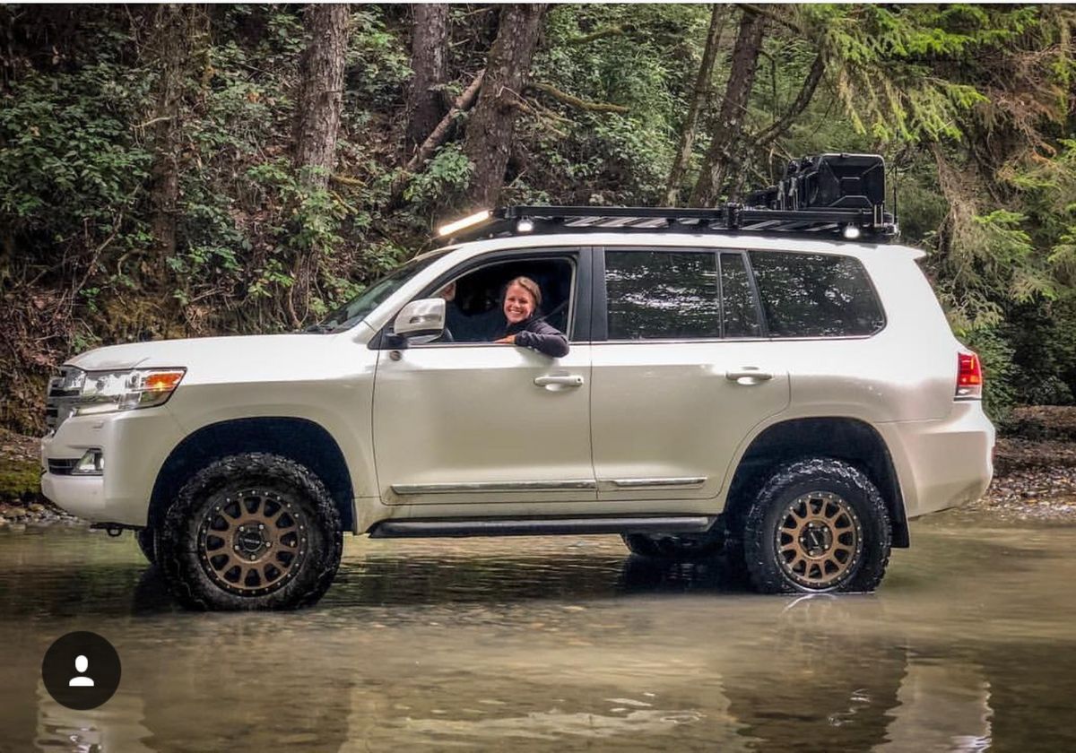 adventure v8